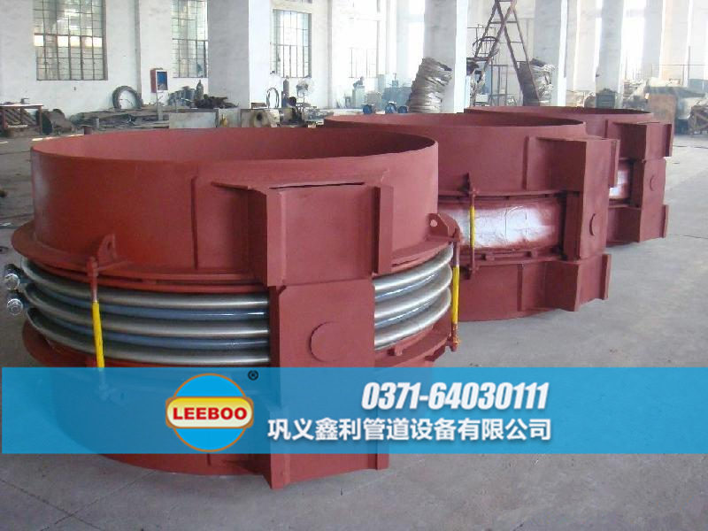 不銹鋼雙法蘭限位伸縮器發(fā)貨現場