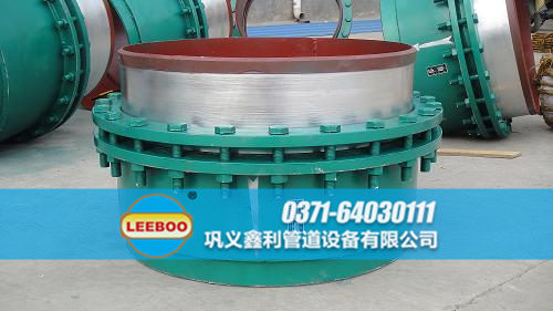 蝶閥專用伸縮接頭施工現(xiàn)場