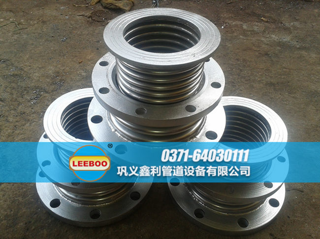 雙法蘭限位伸縮接頭組裝車間